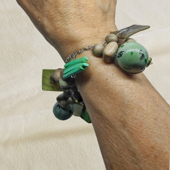 Outgoing, Bold, One-of-a-Kind Daring Style Multi-charm Bracelet - Picture 4 of 7